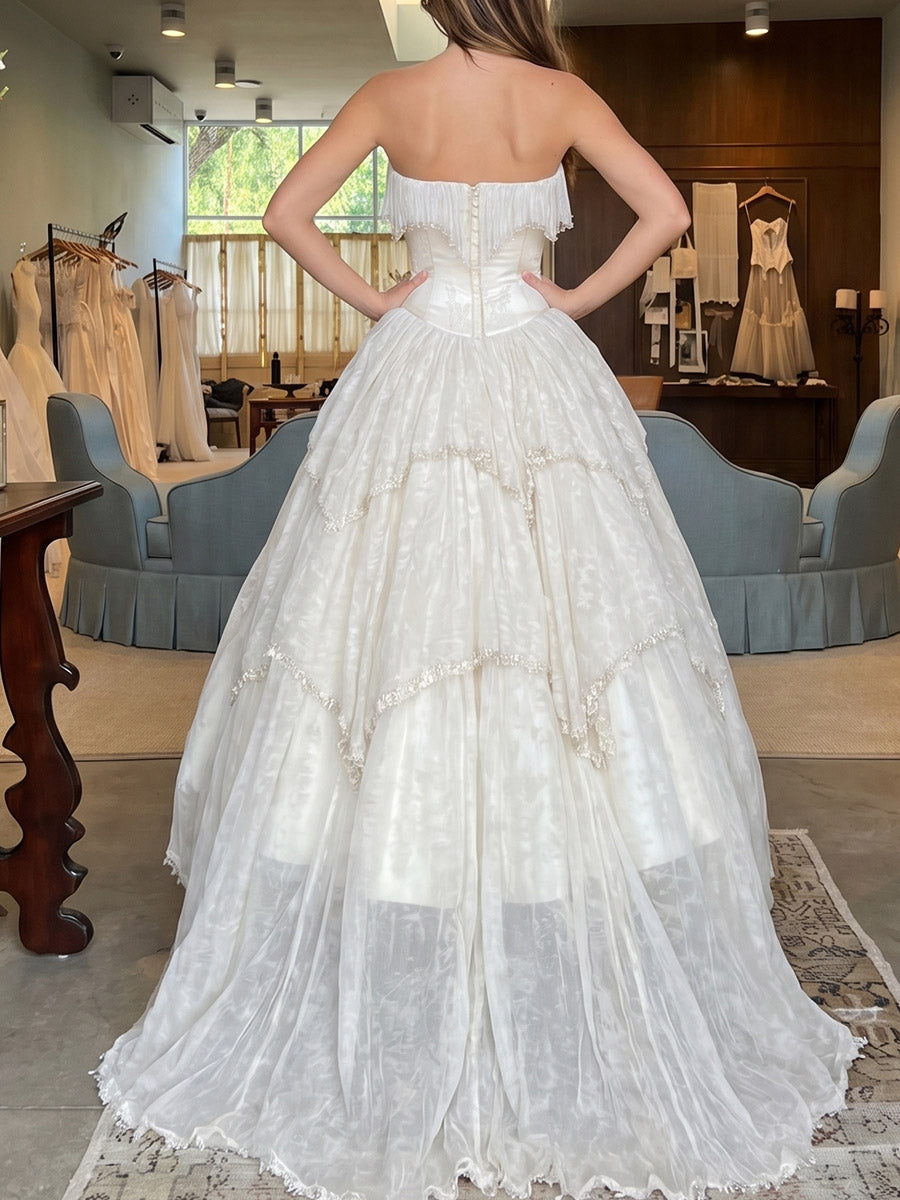 A-line/Princess Scoop Appliques Lace Floor-Length Tulle Wedding Dresses