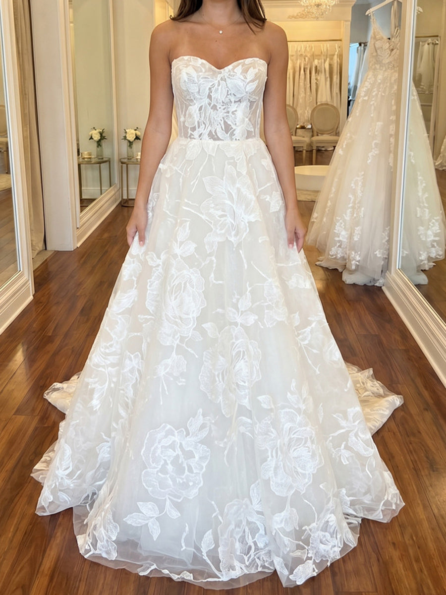 A-line/Princess Sweetheart Appliques Lace Court Train Lace Wedding Dresses