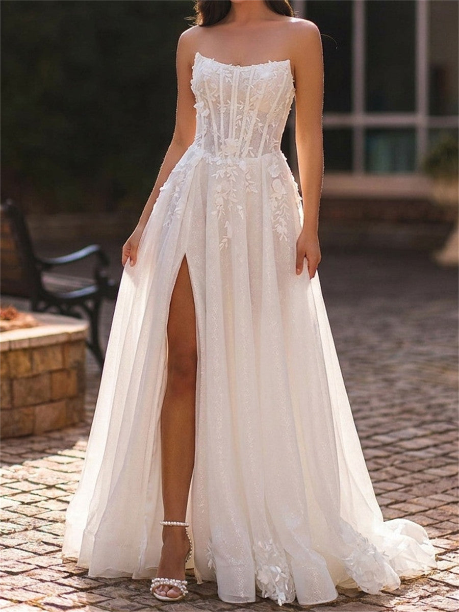 A-line/Princess Straight Appliques Lace Chapel Train Tulle Wedding Dresses