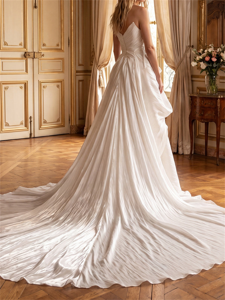 A-line/Princess Sweetheart Pleated Chapel Train Chiffon Wedding Dresses