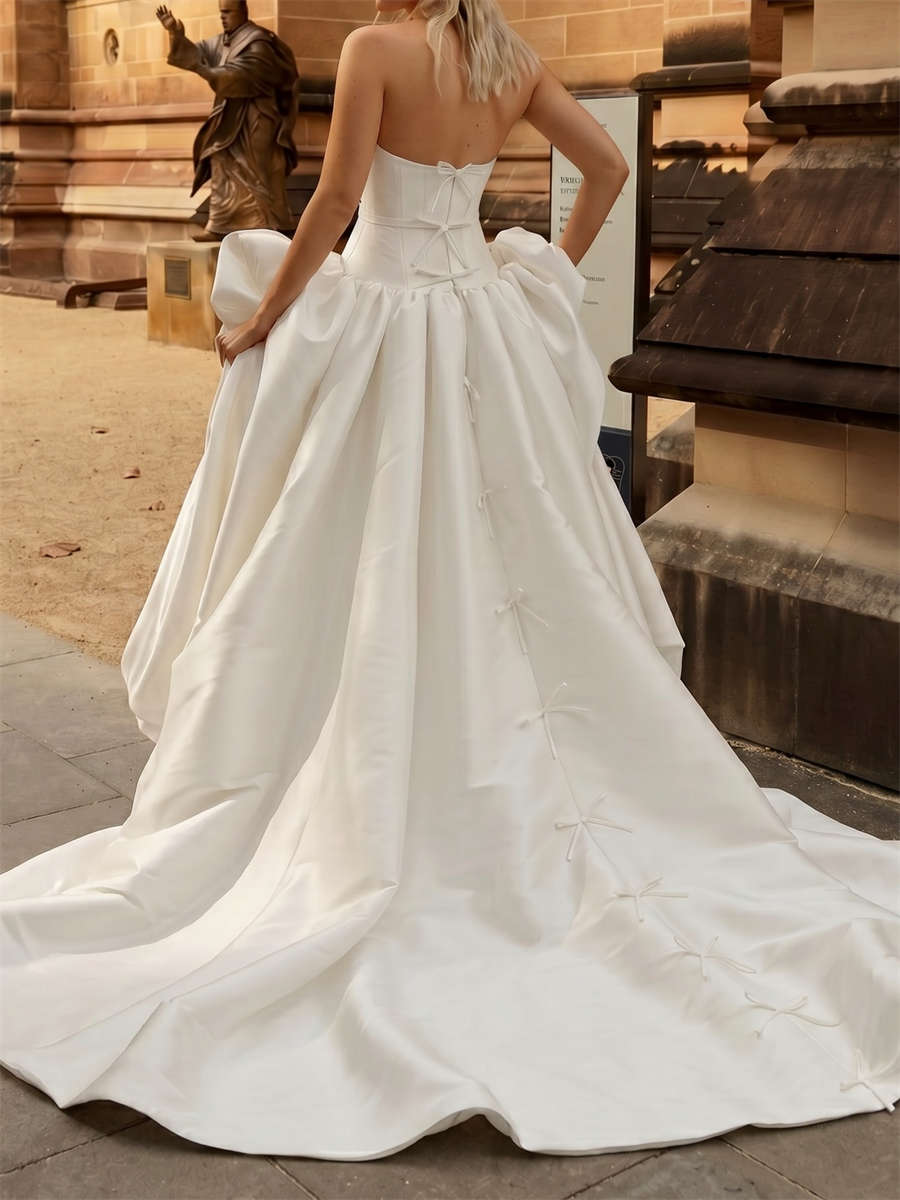A-line/Princess Straight Bow Chapel Train Satin Wedding Dresses