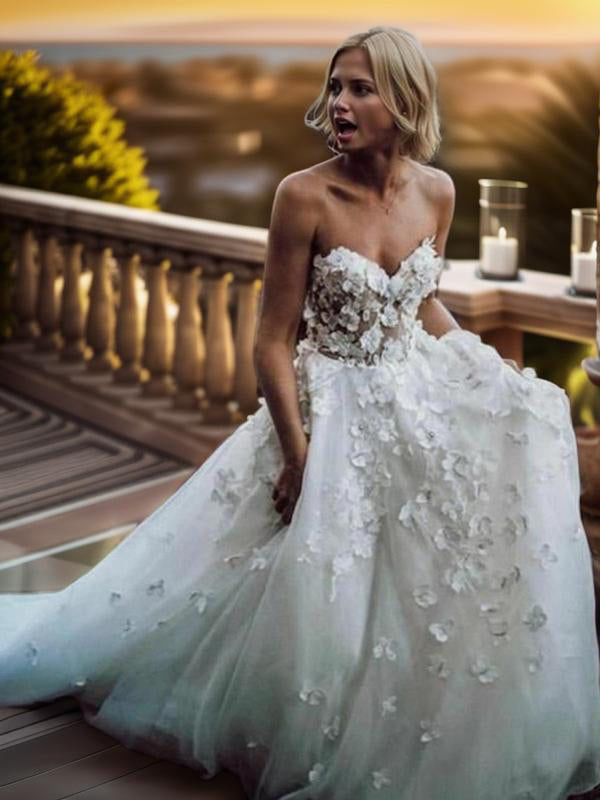 A-line Sweetheart Appliques Lace Court Train Tulle Wedding Dress