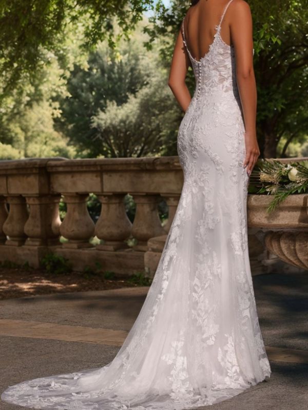 Sheath V-neck Appliques Lace Court Train Tulle Wedding Dress