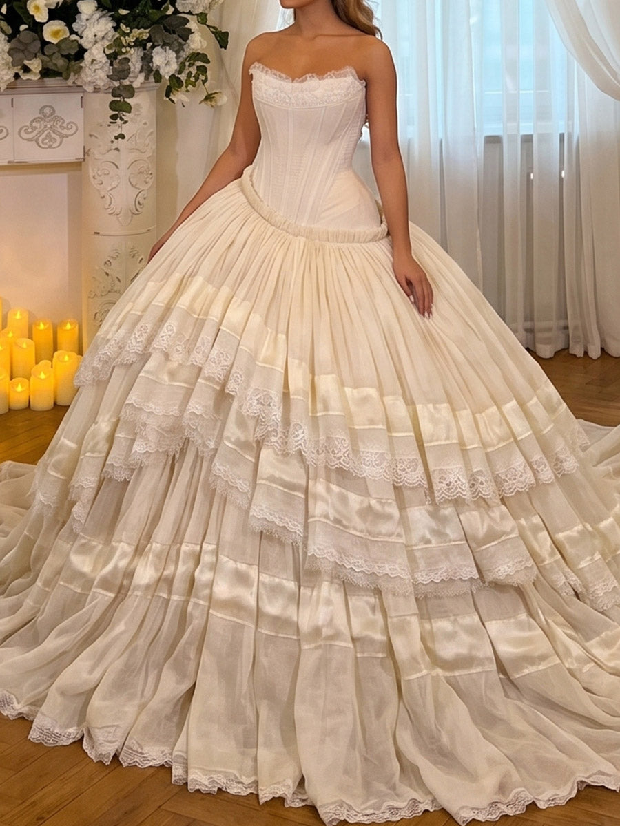 A-line/Princess Scoop Appliques Lace Sweep Train Lace Wedding Dresses