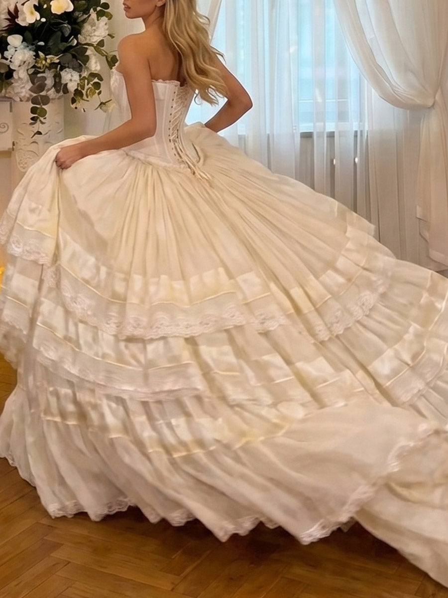 A-line/Princess Scoop Appliques Lace Sweep Train Lace Wedding Dresses