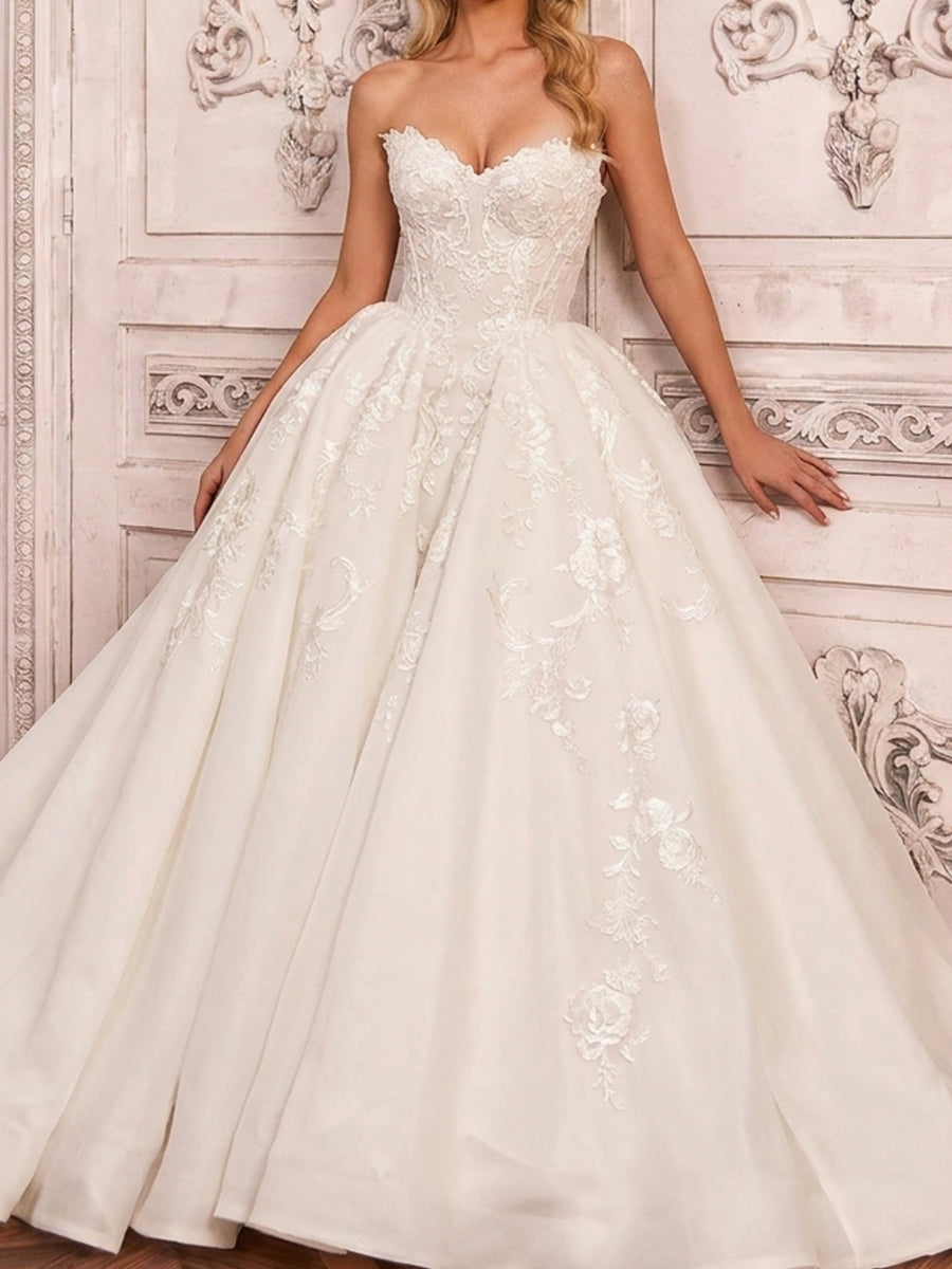 A-line/Princess Sweetheart Appliques Lace Cathedral Train Tulle Wedding Dresses