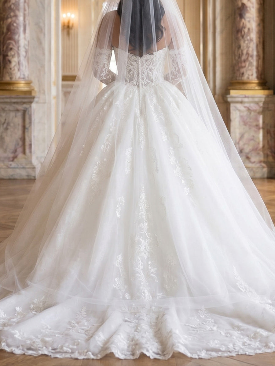 A-line/Princess Sweetheart Appliques Lace Court Train Lace Wedding Dresses