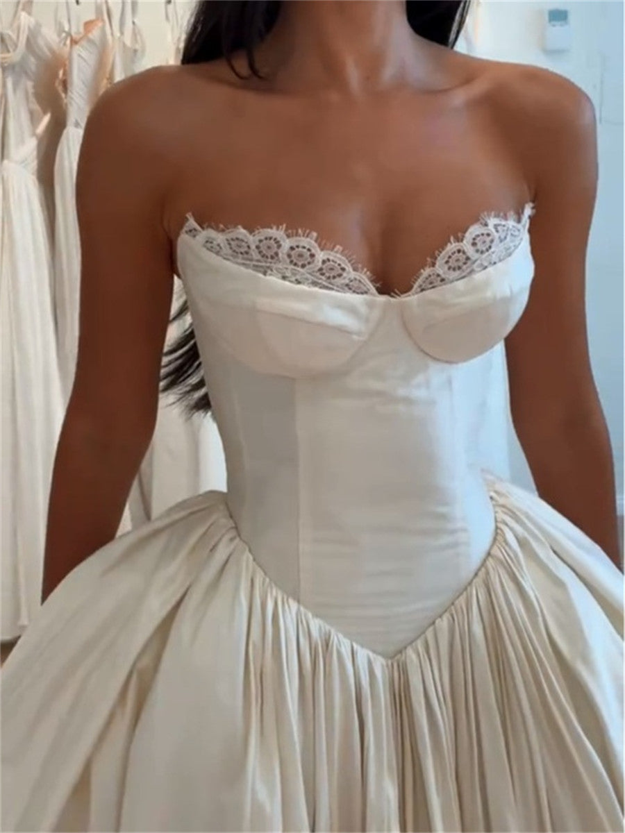 Ball-Gown Sweetheart Appliques Lace Cathedral Train Taffeta Wedding Dresses