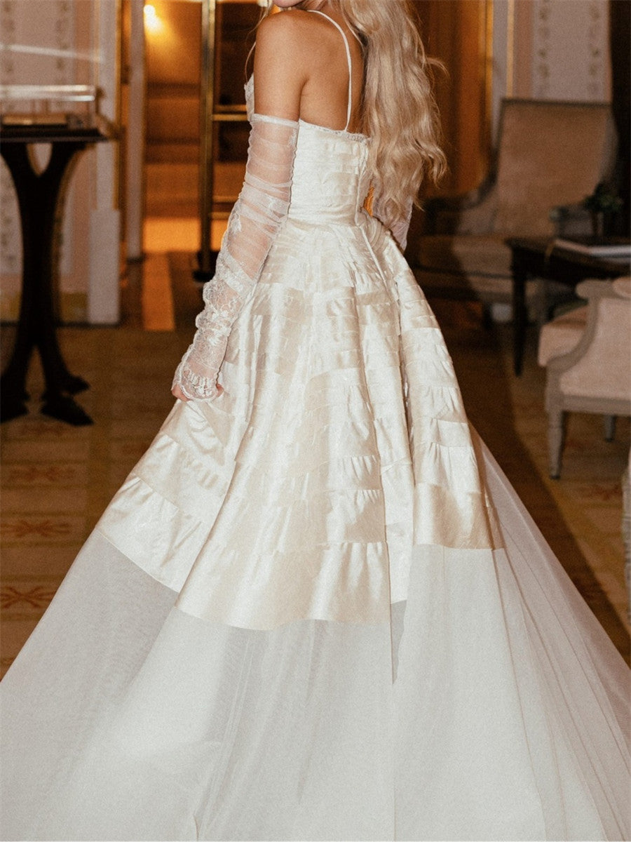 Sheath/Column Spaghetti Straps Appliques Lace Court Train Tulle Wedding Dresses