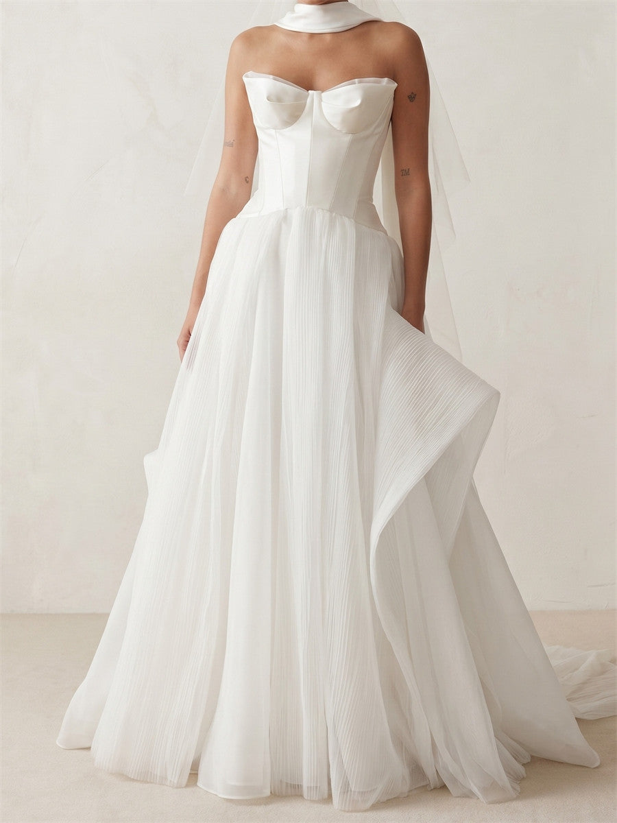 A-line/Princess Straight Pleated Court Train Organza Wedding Dresses