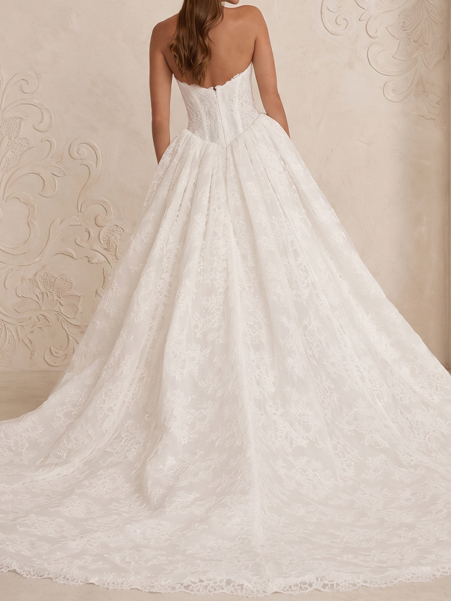 A-line/Princess Sweetheart Appliques Lace Chapel Train Lace Wedding Dresses
